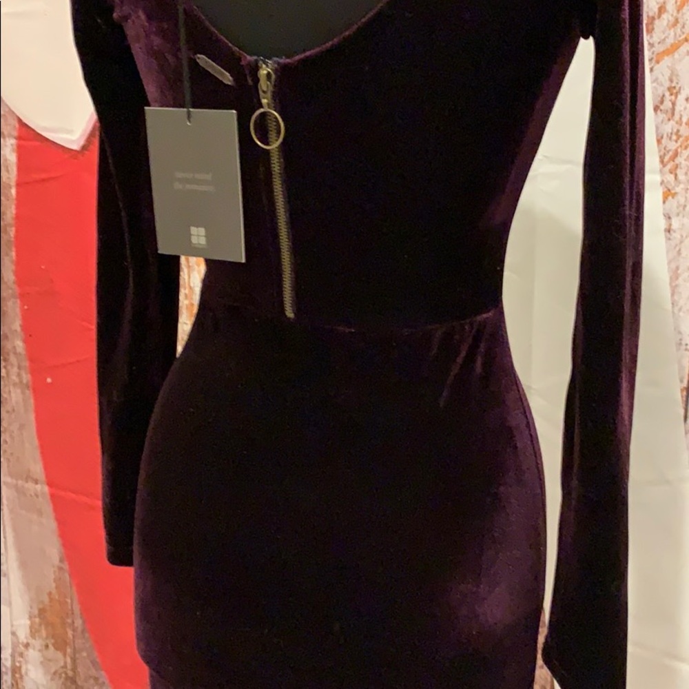 🌸NWT INSIGHT DEEP PURPLE VELVET DRESS - Picture 7 of 8